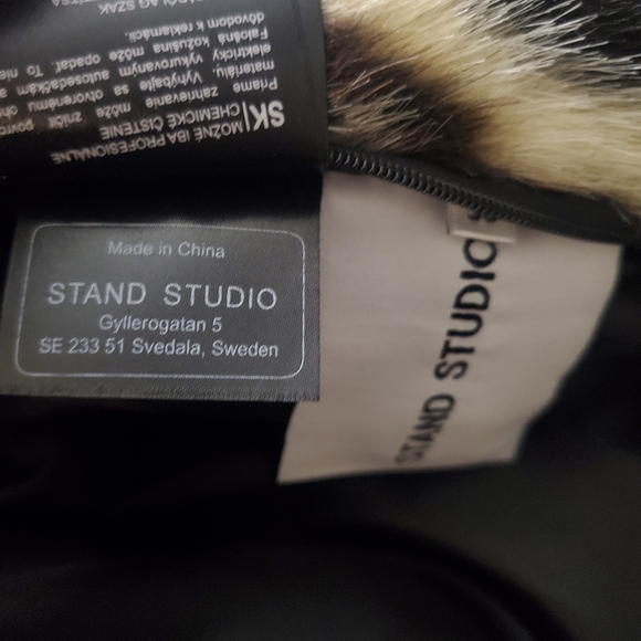 Stand studio faux fur coat - Picture 4 of 5